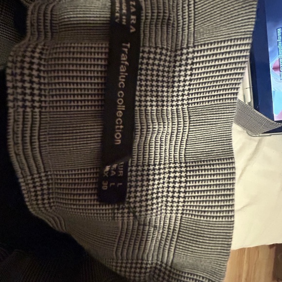 ✨Grey Zara short ✨ - Picture 4 of 5